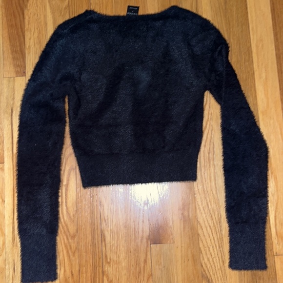 Black Cropped Fuzzy Sweater - Picture 3 of 4
